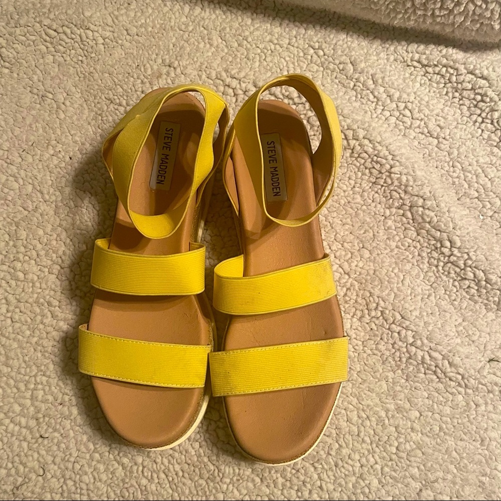 Steve Madden JKIMMIE YELLOW Size 9.5 Excellent Condition!